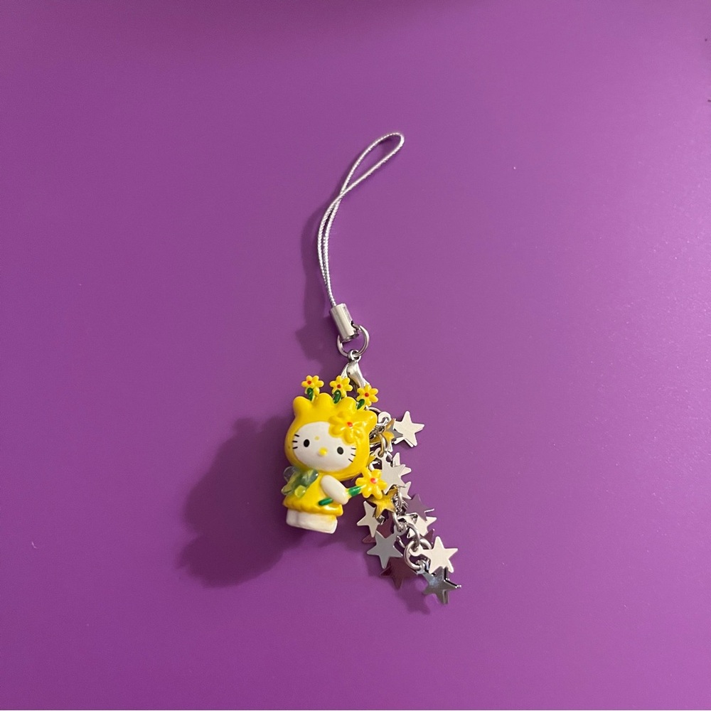 SOLD🥳Hello Kitty Yellow Flower Charm Phone Strap